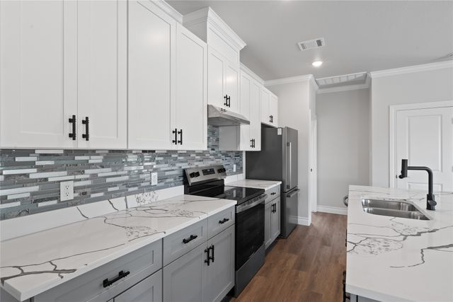 502 N Mignonette Drive, Kosse, TX 76653