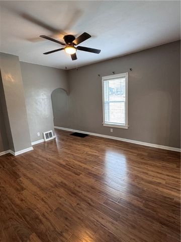 504 Emerson Ave, Farrell, PA 16121