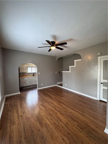 504 Emerson Ave, Farrell, PA 16121