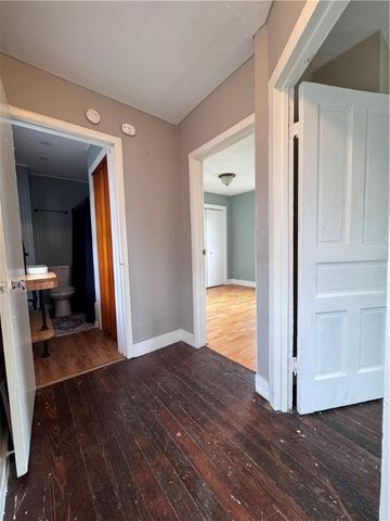 504 Emerson Ave, Farrell, PA 16121