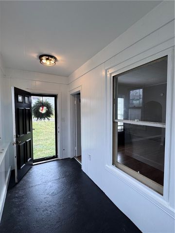 504 Emerson Ave, Farrell, PA 16121