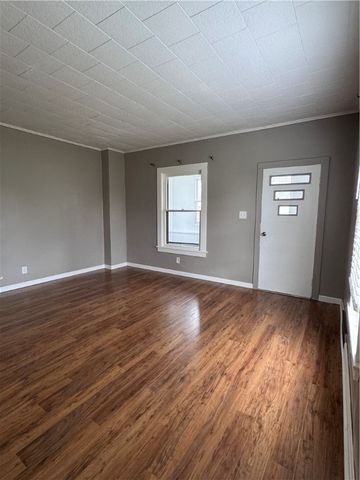 504 Emerson Ave, Farrell, PA 16121