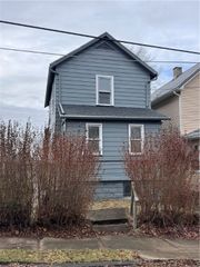 504 Emerson Ave, Farrell, PA 16121