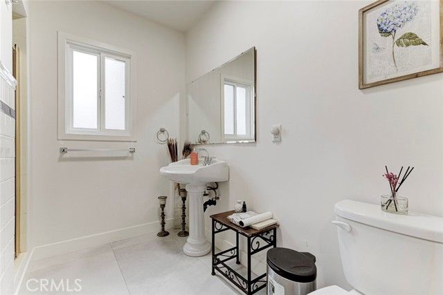 11350 Orcas, Sylmar (los Angeles), CA 91342