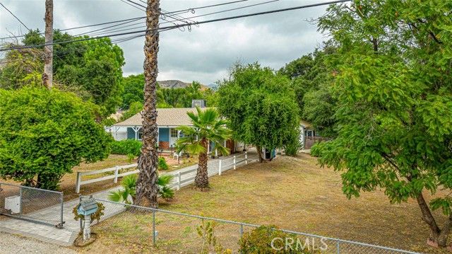 11350 Orcas, Sylmar (los Angeles), CA 91342