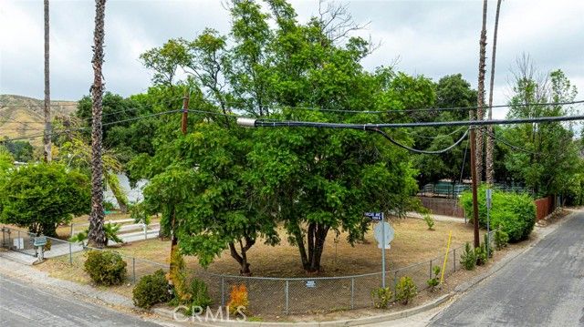 11350 Orcas, Sylmar (los Angeles), CA 91342