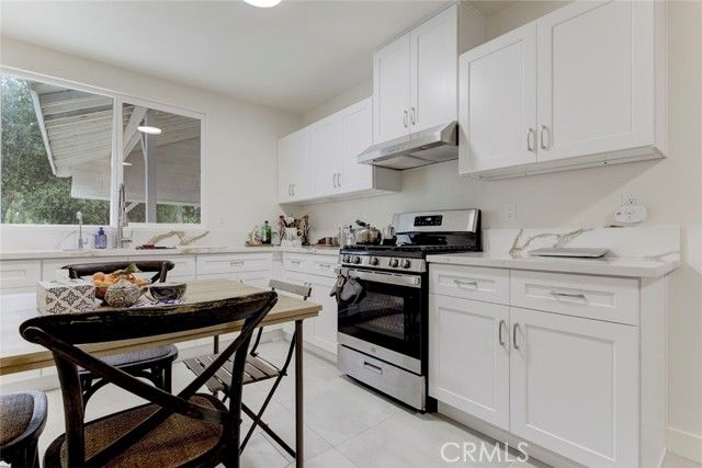 11350 Orcas, Sylmar (los Angeles), CA 91342