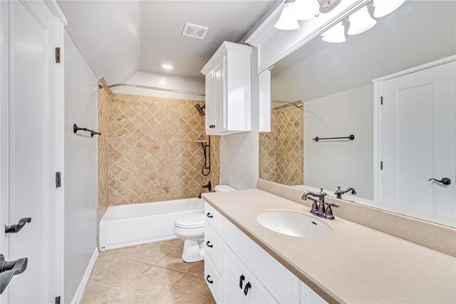 3905 Carrington Lane, Norman, OK 73072