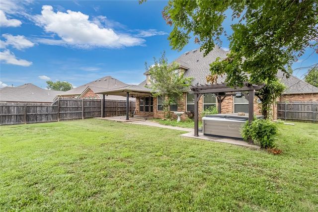3905 Carrington Lane, Norman, OK 73072