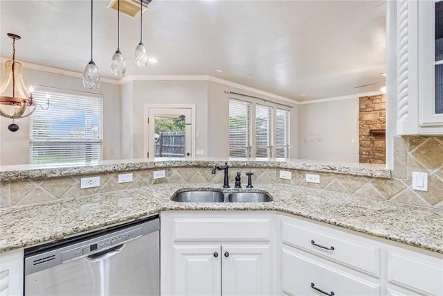 3905 Carrington Lane, Norman, OK 73072
