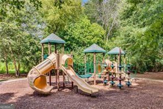6247 LONGLEAF Drive, Hoschton, GA 30548