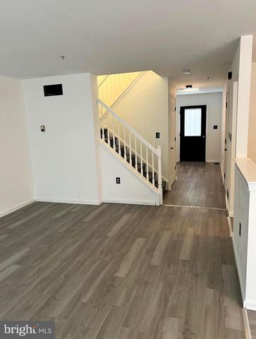 101 HICKORY HOLLOW CIR, Warrington, PA 18976
