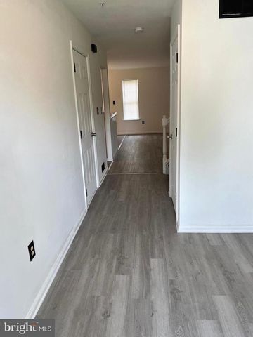 101 HICKORY HOLLOW CIR, Warrington, PA 18976