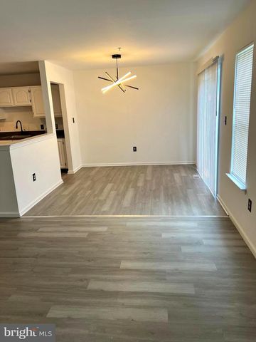 101 HICKORY HOLLOW CIR, Warrington, PA 18976