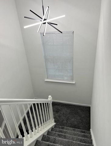101 HICKORY HOLLOW CIR, Warrington, PA 18976