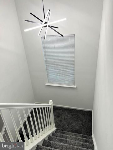 101 HICKORY HOLLOW CIR, Warrington, PA 18976