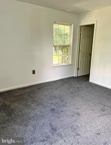 101 HICKORY HOLLOW CIR, Warrington, PA 18976