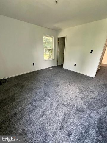 101 HICKORY HOLLOW CIR, Warrington, PA 18976