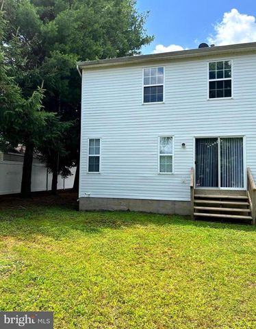 101 HICKORY HOLLOW CIR, Warrington, PA 18976
