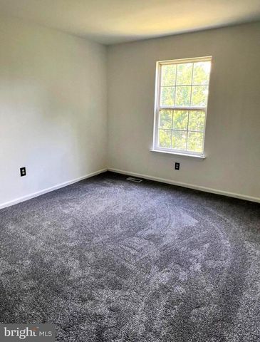 101 HICKORY HOLLOW CIR, Warrington, PA 18976