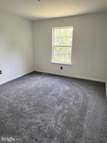 101 HICKORY HOLLOW CIR, Warrington, PA 18976