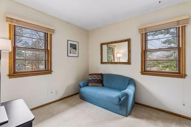 325 107th Avenue NE, Blaine, MN 55434