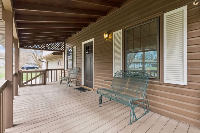 325 107th Avenue NE, Blaine, MN 55434