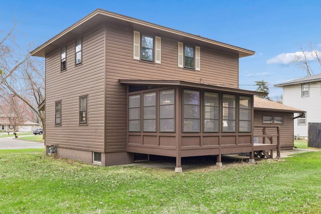 325 107th Avenue NE, Blaine, MN 55434