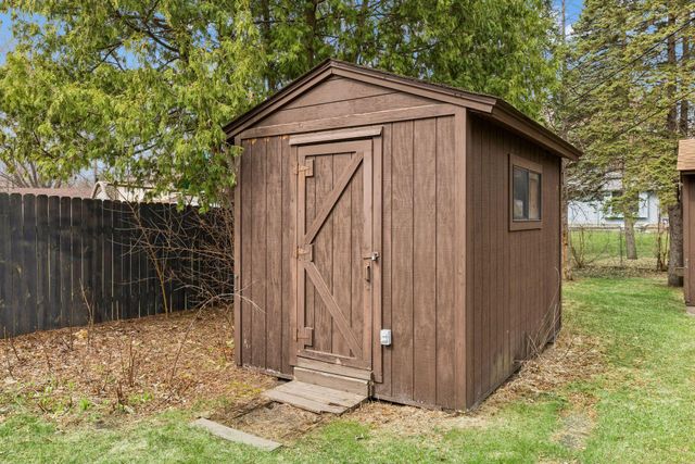 325 107th Avenue NE, Blaine, MN 55434