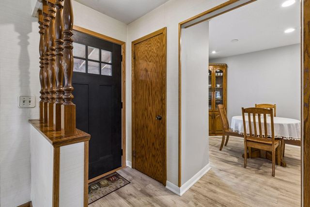 325 107th Avenue NE, Blaine, MN 55434