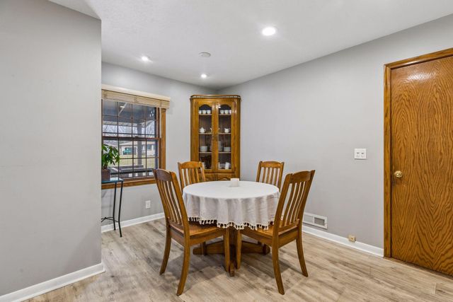 325 107th Avenue NE, Blaine, MN 55434