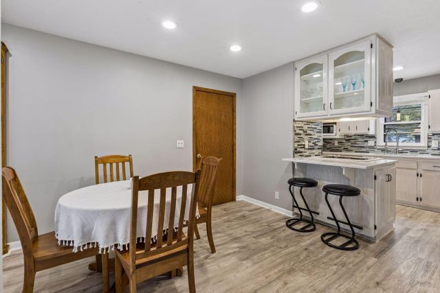 325 107th Avenue NE, Blaine, MN 55434