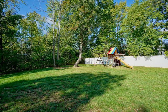 365 Shattuck Way, Newington, NH 03801