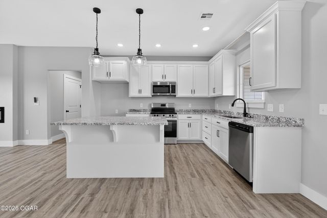 2005 Lakeview Street, Carthage, MO 64836