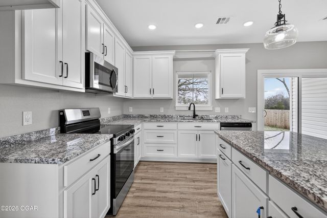 2005 Lakeview Street, Carthage, MO 64836