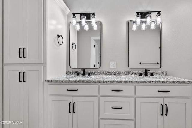 2005 Lakeview Street, Carthage, MO 64836