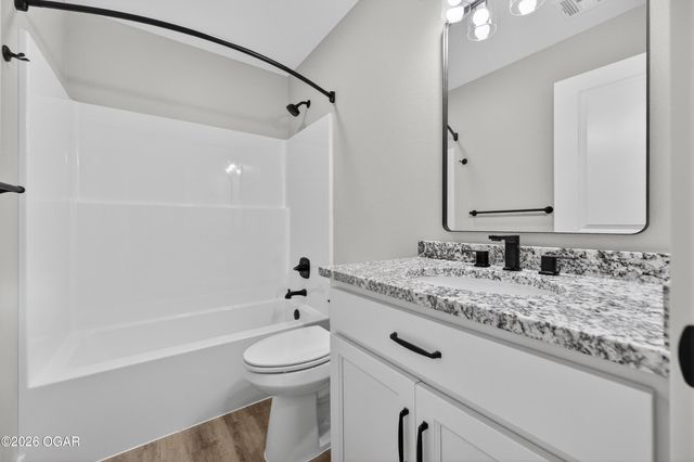 2005 Lakeview Street, Carthage, MO 64836