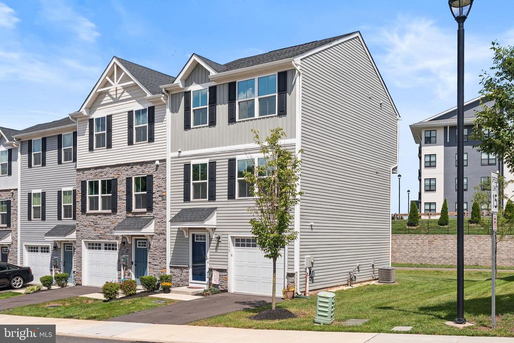 140 NELSON LN, Sanatoga, PA 19464