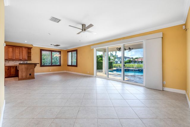 112 ISOLA Circle, Royal Palm Beach, FL 33411
