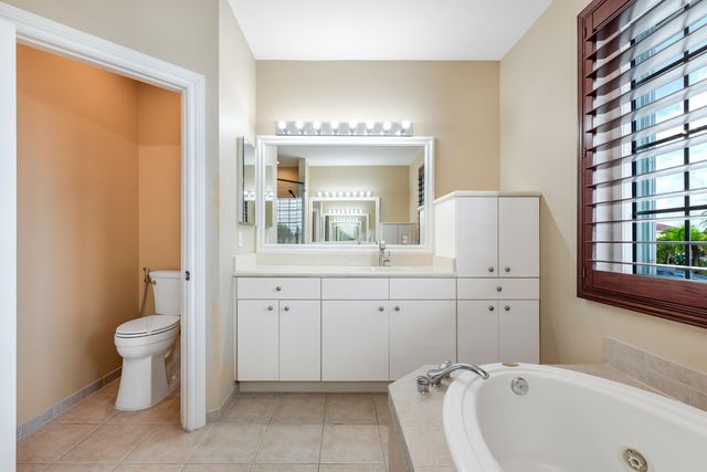 112 ISOLA Circle, Royal Palm Beach, FL 33411