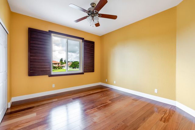 112 ISOLA Circle, Royal Palm Beach, FL 33411