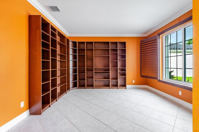 112 ISOLA Circle, Royal Palm Beach, FL 33411