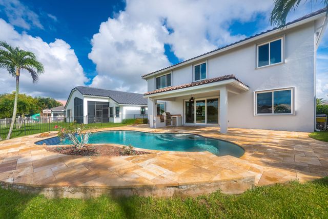 112 ISOLA Circle, Royal Palm Beach, FL 33411