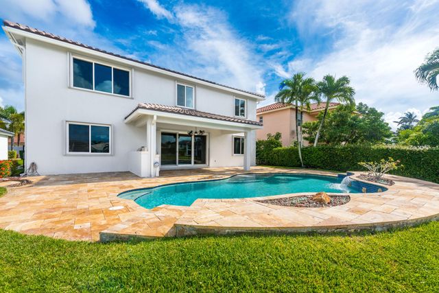 112 ISOLA Circle, Royal Palm Beach, FL 33411