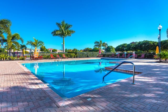112 ISOLA Circle, Royal Palm Beach, FL 33411