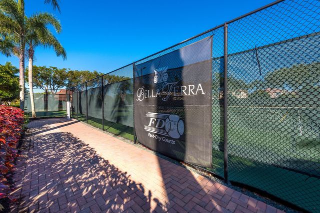 112 ISOLA Circle, Royal Palm Beach, FL 33411