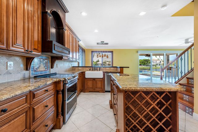 112 ISOLA Circle, Royal Palm Beach, FL 33411