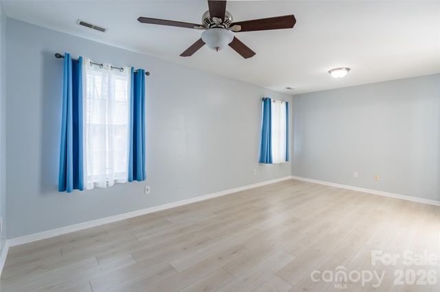 4018 Glenlea Commons Drive, Charlotte, NC 28216