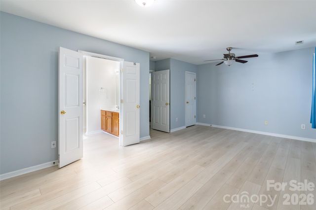 4018 Glenlea Commons Drive, Charlotte, NC 28216