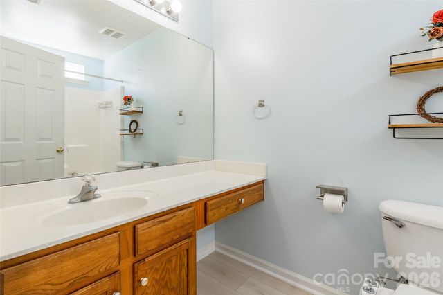 4018 Glenlea Commons Drive, Charlotte, NC 28216